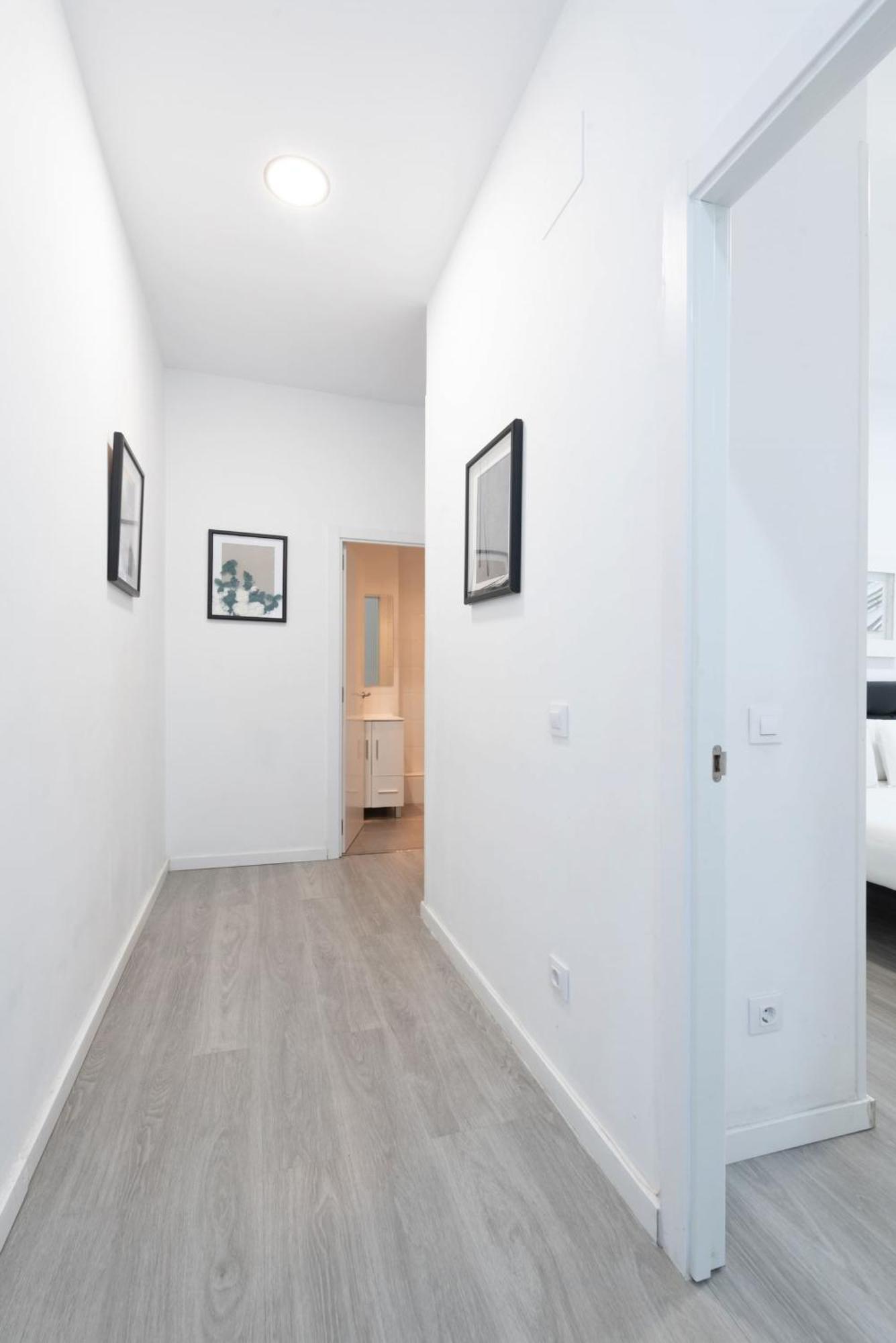 Apartamentos Day Madrid Sol Centro Gran Via Екстериор снимка