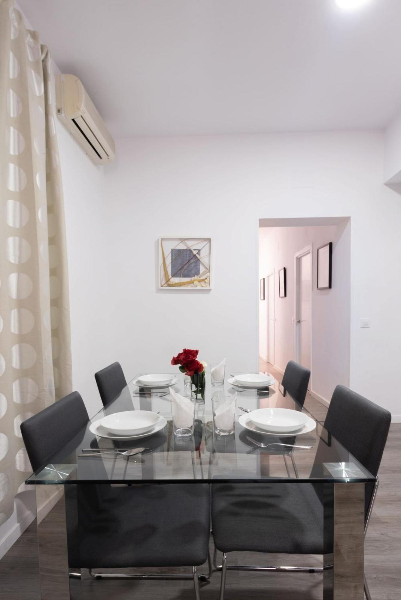 Apartamentos Day Madrid Sol Centro Gran Via Екстериор снимка