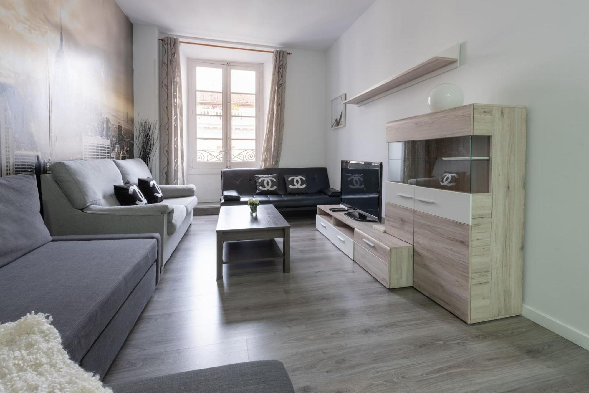 Apartamentos Day Madrid Sol Centro Gran Via Екстериор снимка