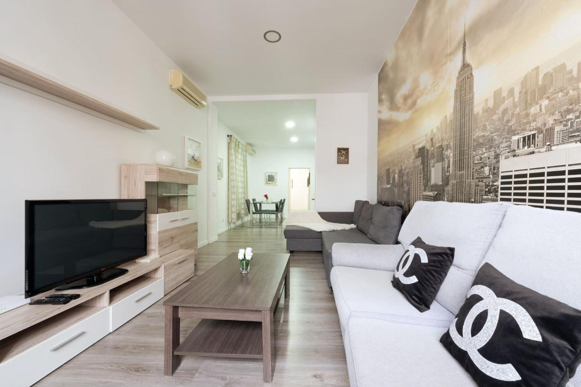 Apartamentos Day Madrid Sol Centro Gran Via Екстериор снимка
